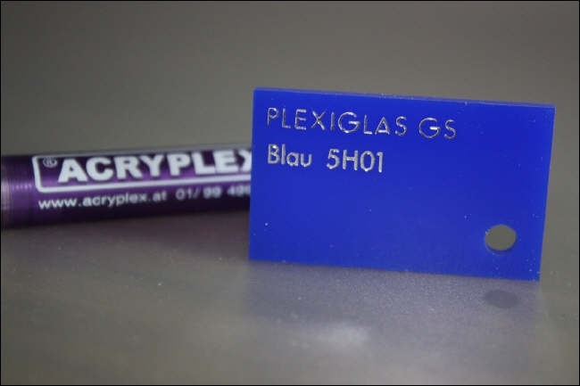 Hier sehen Sie Plexiglas GS blau 5H01 Plexiglasverarbeitung und Zuschnitte von Acryplex
