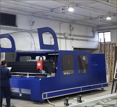 Laseranlage für Acrylglas Platten bis 30 mm Dicke